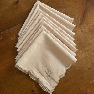 Linen Napkins Stitched Scalloped Edges Set of Eight